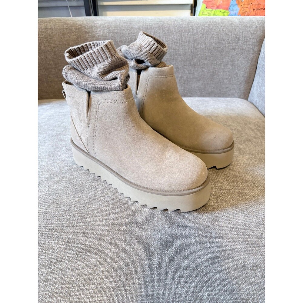 UGG Classic Ultra Mini Sock'd Platform Gray Boots Size 9